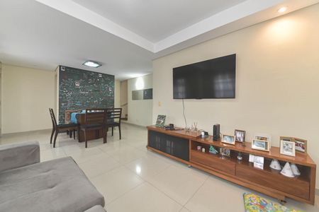 Casa de condomínio à venda com 96m², 3 quartos e 3 vagasSala