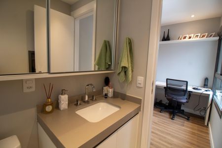 Apartamento à venda com 75m², 2 quartos e 1 vagaBanheiro da Suíte 1