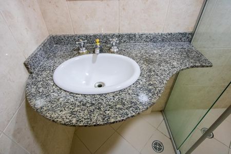 Apartamento à venda com 68m², 2 quartos e 1 vaga Apartamento à venda com 68m², 2 quartos e 1 vagaBanheiro Social