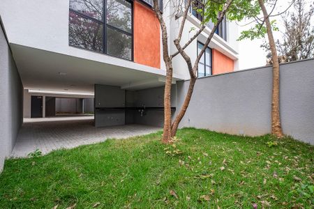 Casa de condomínio à venda com 225m², 3 quartos e 3 vagas Casa de condomínio à venda com 225m², 3 quartos e 3 vagasQuintal