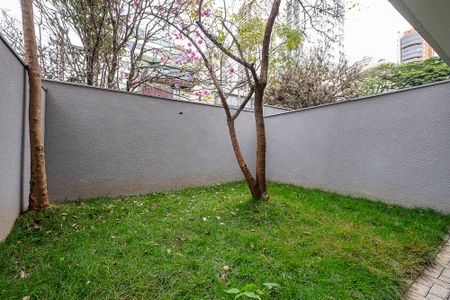 Casa de condomínio à venda com 225m², 3 quartos e 3 vagas Casa de condomínio à venda com 225m², 3 quartos e 3 vagasQuintal