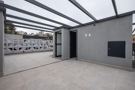 Casa de condomínio à venda com 225m², 3 quartos e 3 vagas Casa de condomínio à venda com 225m², 3 quartos e 3 vagasCobertura