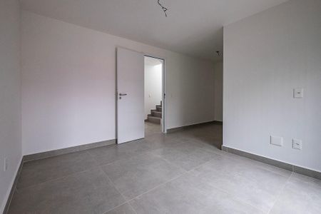 Casa de condomínio à venda com 225m², 3 quartos e 3 vagas Casa de condomínio à venda com 225m², 3 quartos e 3 vagasSuíte