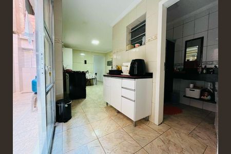 Casa à venda com 270m², 6 quartos e sem vaga