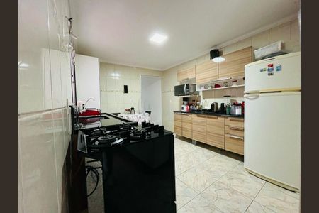 Casa à venda com 270m², 6 quartos e sem vaga