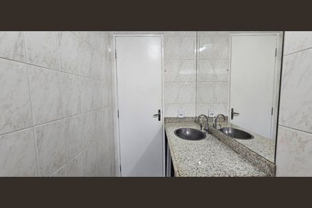 Apartamento à venda com 54m², 2 quartos e 1 vaga Apartamento à venda com 54m², 2 quartos e 1 vagaBanheiro