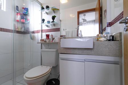 Apartamento à venda com 75m², 3 quartos e 2 vagas Apartamento à venda com 75m², 3 quartos e 2 vagasBanheiro da suíte