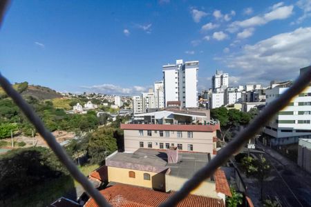 Apartamento à venda com 75m², 3 quartos e 2 vagas Apartamento à venda com 75m², 3 quartos e 2 vagasQuarto 2 - Vista