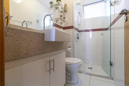 Apartamento à venda com 75m², 3 quartos e 2 vagas Apartamento à venda com 75m², 3 quartos e 2 vagasBanheiro social