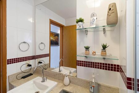 Apartamento à venda com 75m², 3 quartos e 2 vagas Apartamento à venda com 75m², 3 quartos e 2 vagasBanheiro social