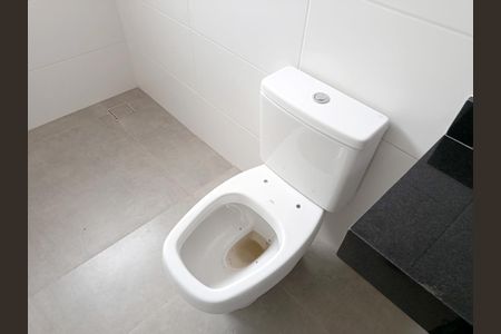 Casa à venda com 256m², 3 quartos e 3 vagasBanheiro 2