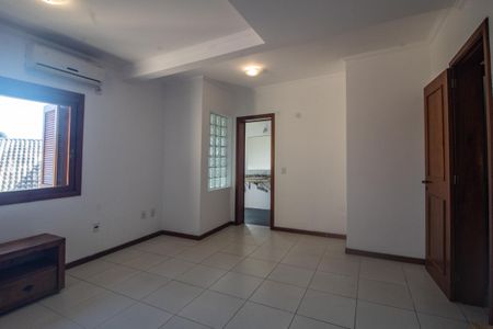 Casa à venda com 267m², 3 quartos e 2 vagasSuíte
