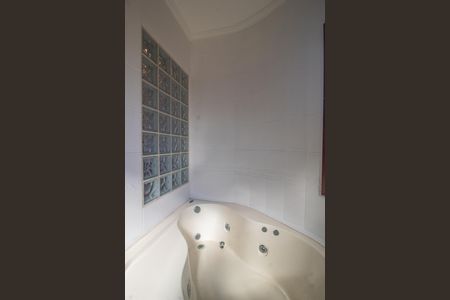 Casa à venda com 267m², 3 quartos e 2 vagasBanheiro da Suíte