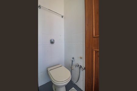 Casa à venda com 267m², 3 quartos e 2 vagasBanheiro da Suíte