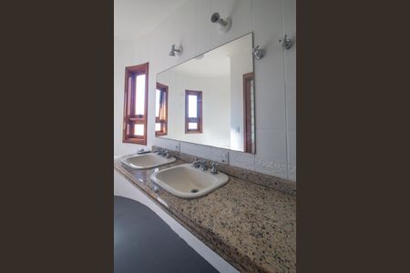 Casa à venda com 267m², 3 quartos e 2 vagasBanheiro da Suíte