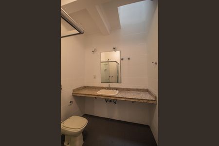 Casa à venda com 267m², 3 quartos e 2 vagasBanheiro 