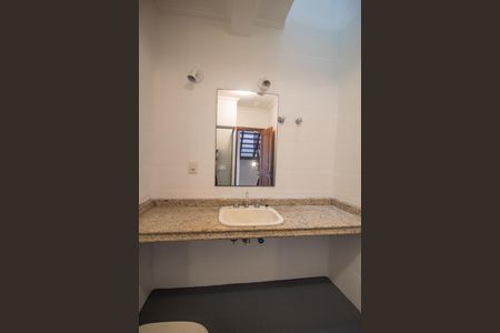 Casa à venda com 267m², 3 quartos e 2 vagasBanheiro 