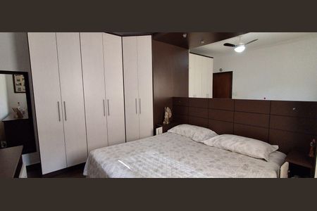 Casa à venda com 230m², 3 quartos e 4 vagas Casa à venda com 230m², 3 quartos e 4 vagasQuarto 3