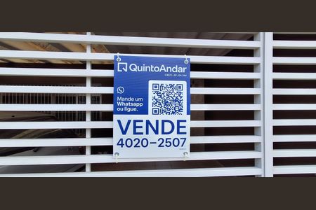 Casa à venda com 230m², 3 quartos e 4 vagas Casa à venda com 230m², 3 quartos e 4 vagasPlaca