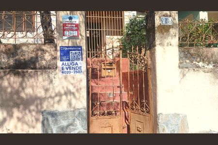 Casa à venda com 300m², 3 quartos e sem vaga Casa à venda com 300m², 3 quartos e sem vagaplaquinha