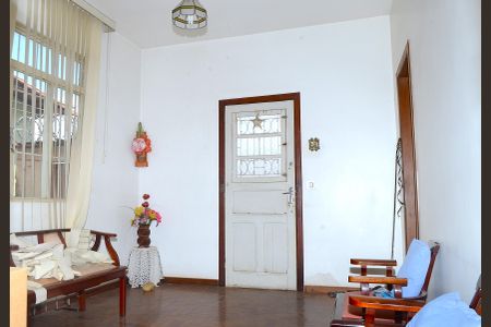 Casa à venda com 300m², 3 quartos e sem vagaSala