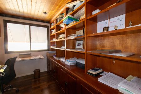 Casa para alugar com 390m², 5 quartos e 5 vagas Casa para alugar com 390m², 5 quartos e 5 vagasQuarto 1