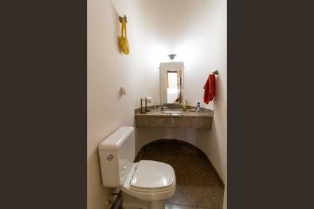 Casa para alugar com 390m², 5 quartos e 5 vagas Casa para alugar com 390m², 5 quartos e 5 vagasLavabo