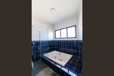 Casa para alugar com 390m², 5 quartos e 5 vagas Casa para alugar com 390m², 5 quartos e 5 vagasBanheiro