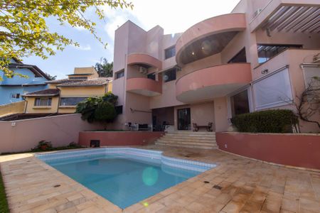 Casa para alugar com 390m², 5 quartos e 5 vagas Casa para alugar com 390m², 5 quartos e 5 vagasÁrea comum