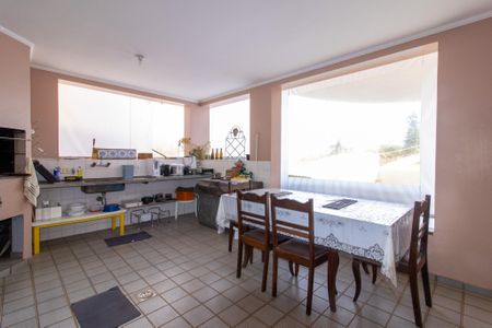 Casa para alugar com 390m², 5 quartos e 5 vagas Casa para alugar com 390m², 5 quartos e 5 vagasÁrea comum