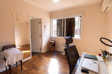 Casa para alugar com 390m², 5 quartos e 5 vagas Casa para alugar com 390m², 5 quartos e 5 vagasSuíte 1