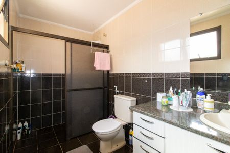 Casa para alugar com 390m², 5 quartos e 5 vagas Casa para alugar com 390m², 5 quartos e 5 vagasBanheiro Suíte 2