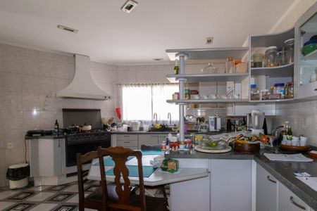 Casa para alugar com 390m², 5 quartos e 5 vagas Casa para alugar com 390m², 5 quartos e 5 vagasCozinha