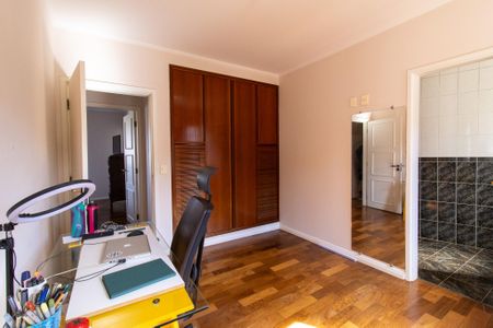 Casa para alugar com 390m², 5 quartos e 5 vagas Casa para alugar com 390m², 5 quartos e 5 vagasSuíte 1