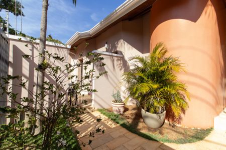 Casa para alugar com 390m², 5 quartos e 5 vagas Casa para alugar com 390m², 5 quartos e 5 vagasÁrea comum