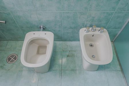 Casa à venda com 240m², 3 quartos e 2 vagasBanheiro da Suíte