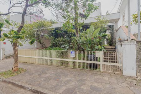 Casa à venda com 240m², 3 quartos e 2 vagasFachada