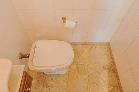 Casa à venda com 240m², 3 quartos e 2 vagasLavabo