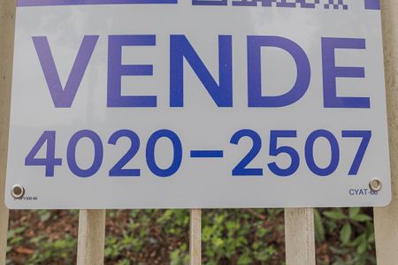 Casa à venda com 240m², 3 quartos e 2 vagasPlaquinha