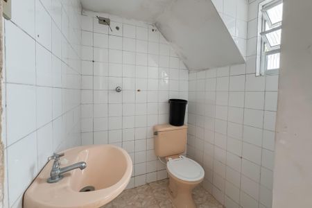 Apartamento à venda com 90m², 2 quartos e sem vaga Apartamento à venda com 90m², 2 quartos e sem vagaBanheiro da Edícula