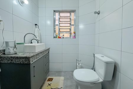 Apartamento à venda com 90m², 2 quartos e sem vaga Apartamento à venda com 90m², 2 quartos e sem vagaBanheiro Social