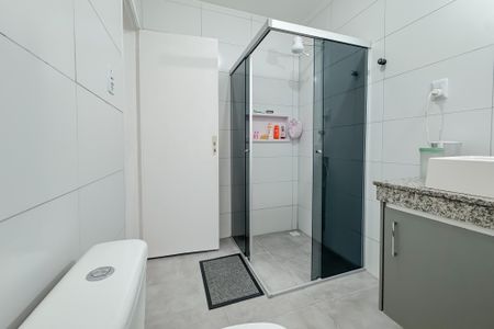 Apartamento à venda com 90m², 2 quartos e sem vaga Apartamento à venda com 90m², 2 quartos e sem vagaBanheiro Social