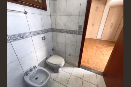 Casa à venda com 210m², 4 quartos e 2 vagas Casa à venda com 210m², 4 quartos e 2 vagasBanheiro da Suíte 1