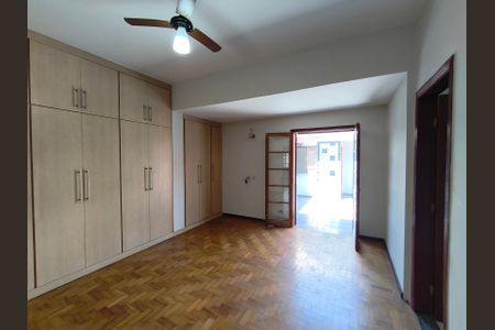 Casa à venda com 210m², 4 quartos e 2 vagas Casa à venda com 210m², 4 quartos e 2 vagasSuíte 1