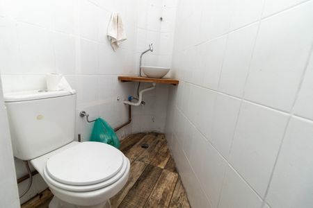 Casa à venda com 150m², 3 quartos e sem vaga Casa à venda com 150m², 3 quartos e sem vagaBanheiro de Serviço