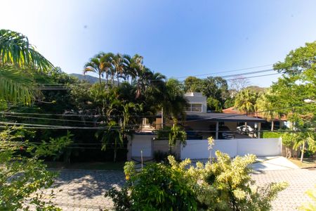 Casa de condomínio à venda com 1100m², 4 quartos e 4 vagas Casa de condomínio à venda com 1100m², 4 quartos e 4 vagasVista da Suíte 2