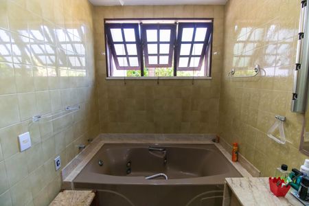 Casa de condomínio à venda com 1100m², 4 quartos e 4 vagas Casa de condomínio à venda com 1100m², 4 quartos e 4 vagasBanheiro da Suíte 4
