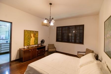 Casa de condomínio à venda com 1100m², 4 quartos e 4 vagas Casa de condomínio à venda com 1100m², 4 quartos e 4 vagasSuíte 3