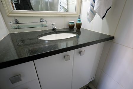 Casa à venda com 156m², 3 quartos e 2 vagas Casa à venda com 156m², 3 quartos e 2 vagasBanheiro Suíte