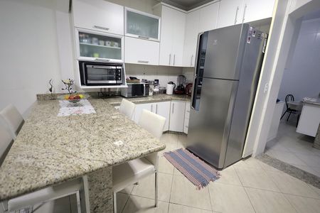 Casa à venda com 156m², 3 quartos e 2 vagas Casa à venda com 156m², 3 quartos e 2 vagasCozinha